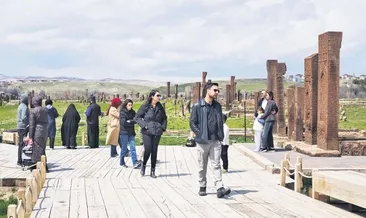 Ahlat’ta bahar canlılığı
