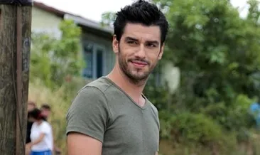 Şeref Sözü’nün Faruk Malik’i Aras Aydın kimdir, kaç yaşında? Aras Aydın hangi dizilerde oynadı?