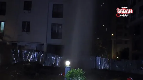 Kadıköy’de patlayan su borusundan metrelerce su havaya fışkırdı | Video