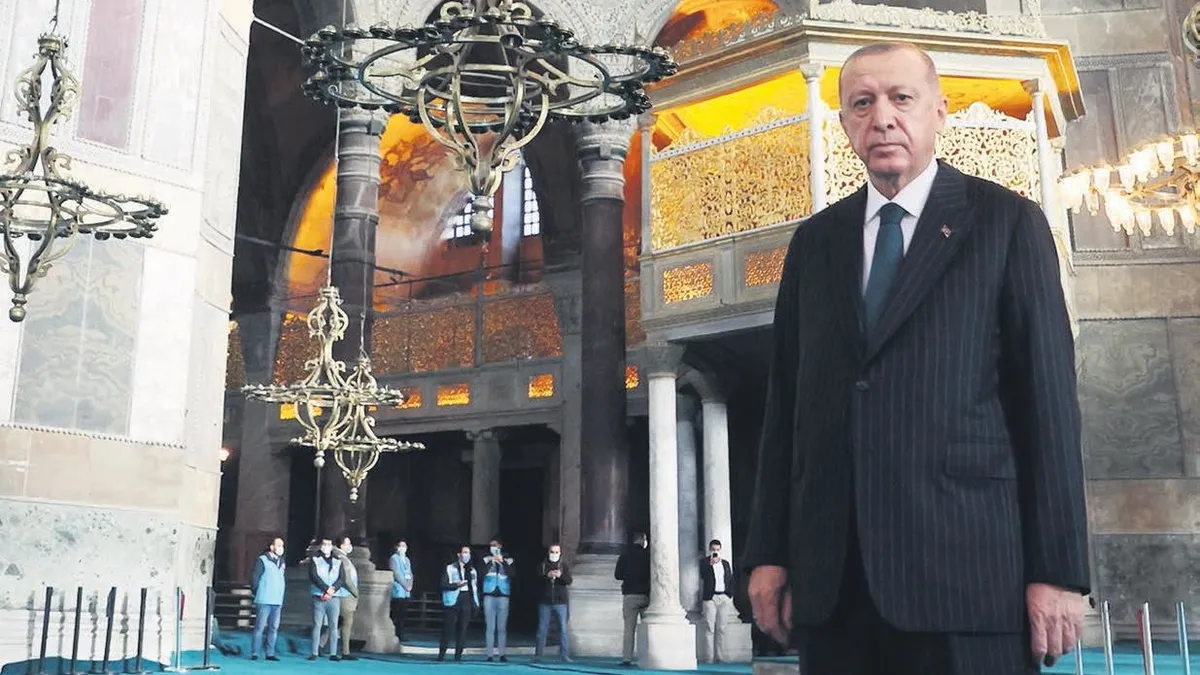 Ayasofya kutlu fethin zafer nişanesidir