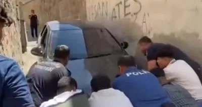 Şanlıurfa’da tarihi sokakta teknolojiye güvenen sürücü zor anlar yaşadı #sanliurfa