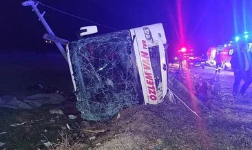 Van'da yolcu otobüsü devrildi: 28 yaralı #van