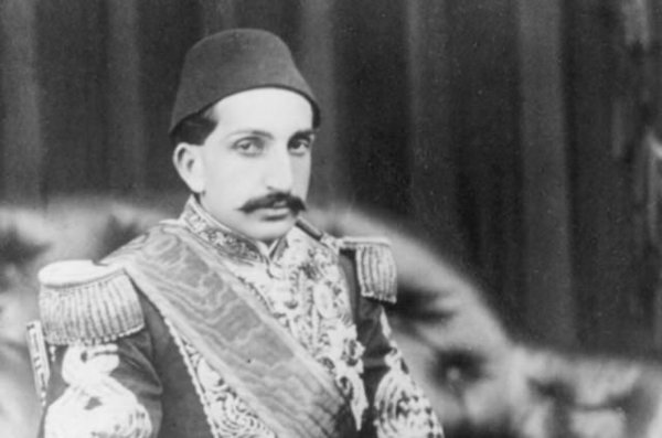 Osmanlı padişahlarının dünyayı dize getiren sözleri