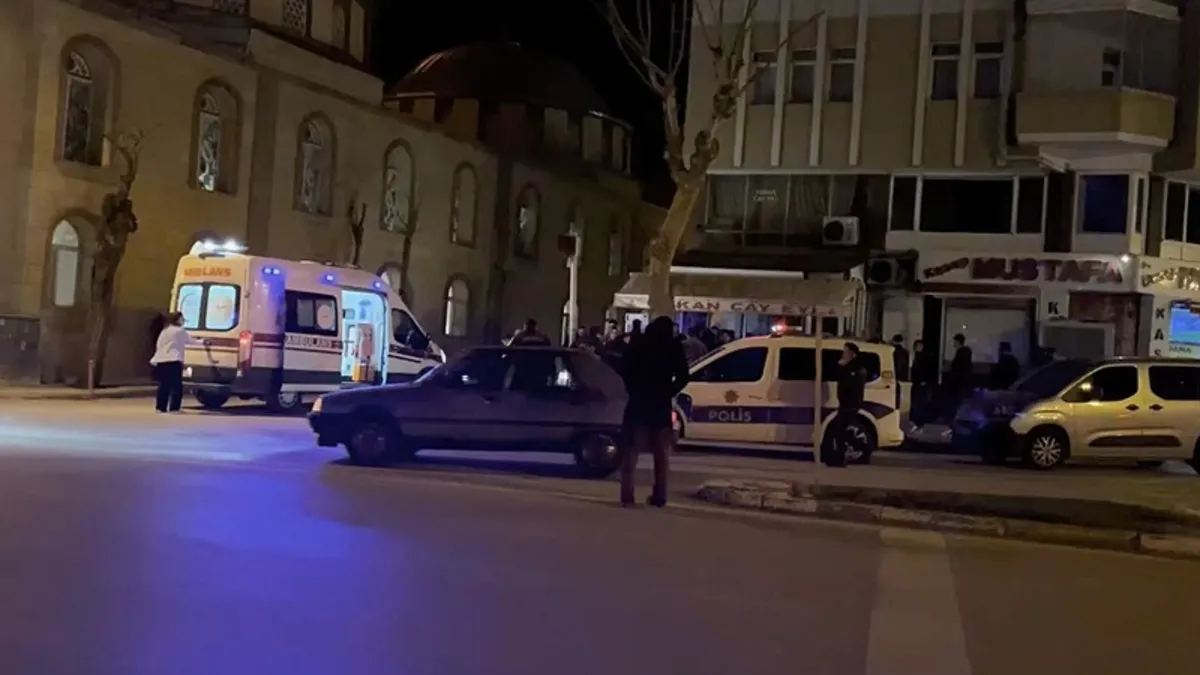 Çorum’da cami önünde silahlı saldırı: 1 yaralı Çorum’da cami önünde silahlı saldırı: 1 yaralı