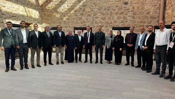 tarihi-ishak-pasa-sarayinda-duali-gomlekler-sergisi-1790345252679.jpg
