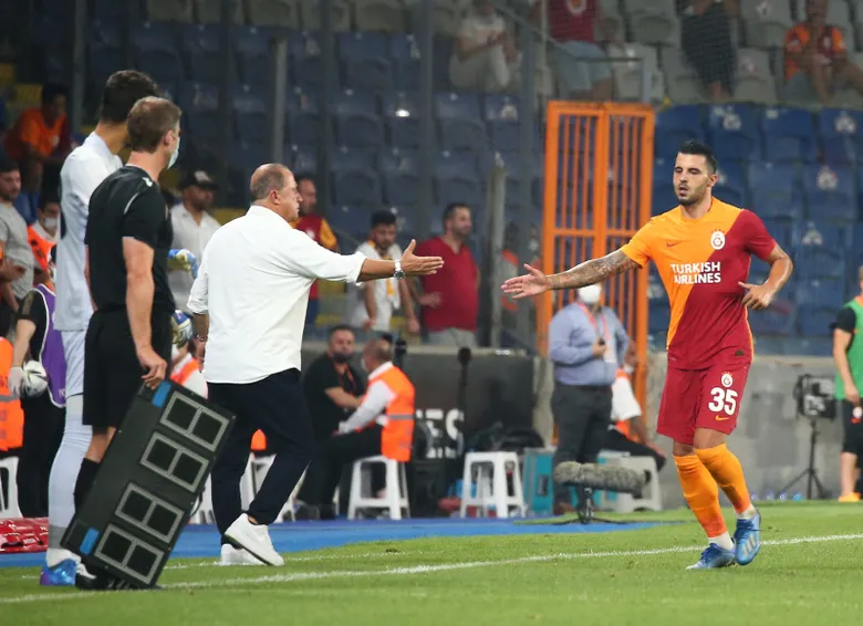 galatasarayda-aytac-kara-gozden-cikarildi-super-lig-ekibine-gonderiliyor-1637151520180.jpg