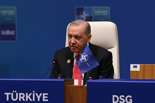 baskan-erdogandan-36-nato-zirvesi-acilis-konusmasinda-savunma-vurgusu-turkiye-savunmada-atilim-yapti-1783504480520.jpg