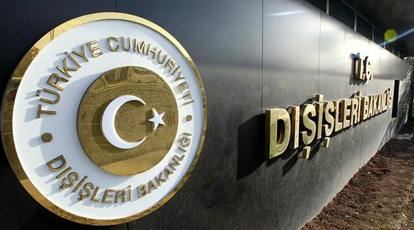 son-dakika-disisleri-bakanligindan-macronun-turkiyeyi-hedef-alan-sozlerine-sert-tepki-talihsiz-1661591236958.jpg SON DAKİKA: Dışişleri Bakanlığı'ndan Macron'a tokat gibi yanıt: Sen önce sömürgeci tarihin ile yüzleş!