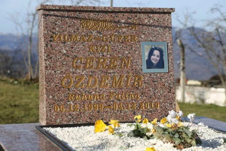 Ceren Özdemir’in mezar taşına sosyal medya hesabındaki paylaşımı yazıldı