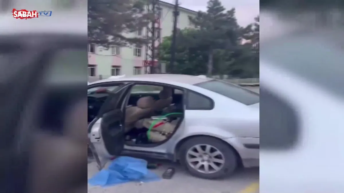 Niğde'de iki otomobil çarpıştı: 2 ölü, 2 yaralı Niğde'de iki otomobil çarpıştı: 2 ölü, 2 yaralı