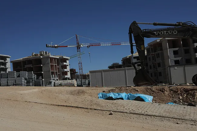 MSB: İran'dan atılan füze imha edildi! Mühimmat parçaları Gaziantep'te boş arazilere düştü