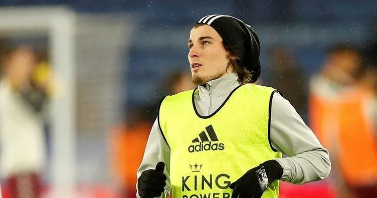 Çağlar Söyüncü'den 100 çocuğa eşofman - Spor Haberleri