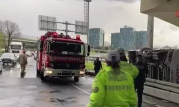 İstanbul’da sivil polisleri taşıyan servis minibüsü devrildi! Yaralılar var