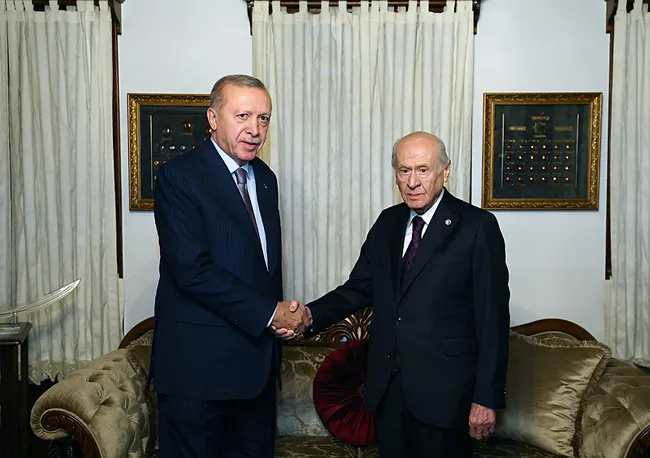 son-dakika-ankarada-cumhur-ittifaki-zirvesi-baskan-erdogan-devlet-bahceli-gorusmesi-sona-erdi-1762965326970.jpeg SON DAKİKA | Ankara'da Cumhur İttifakı zirvesi! Başkan Erdoğan-Devlet Bahçeli görüşmesi sona erdi
