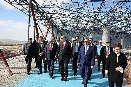Cumhurbaşkanı Erdoğan 3. Havalimanı inşaatını inceledi