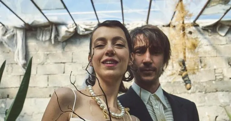 Ahmet Rıfat Şungar ve Esra Gülmen evlendi! Sosyal medyadan böyle duyurdular!