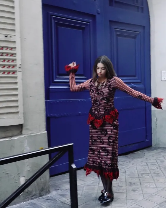 Afra Saraçoğlu makyajsız paylaşım yaptı, takipçileri gözlerine inanamadı! Doğallığın kitabını yazmış...