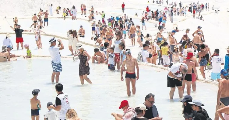 Pamukkale altın gibi bir yıl yaşadı