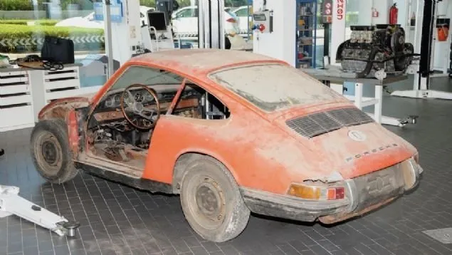Hurda Porsche’yi yeniledi
