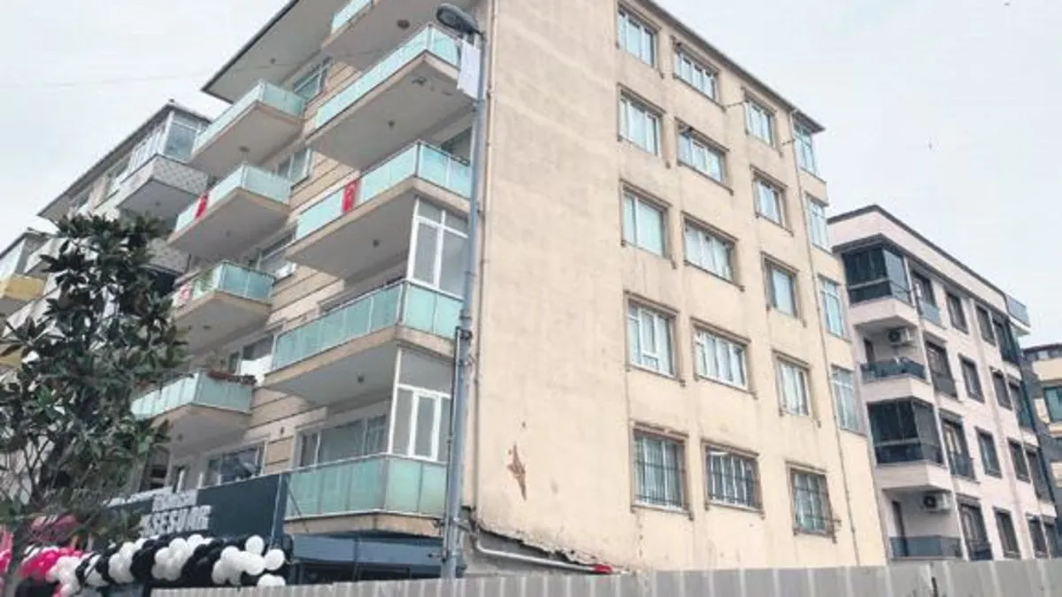 Çökme riskli binaya tahliye