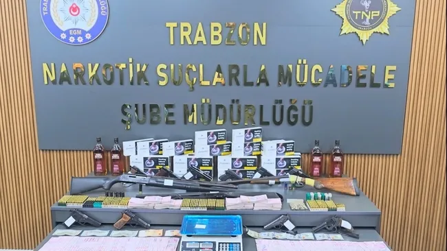 trabzon-merkezli-dev-operasyon-5-ilde-es-zamanli-adrese-100den-fazla-baskin-uyusturucu-ve-onlarca-silah-1775574037393.jpg