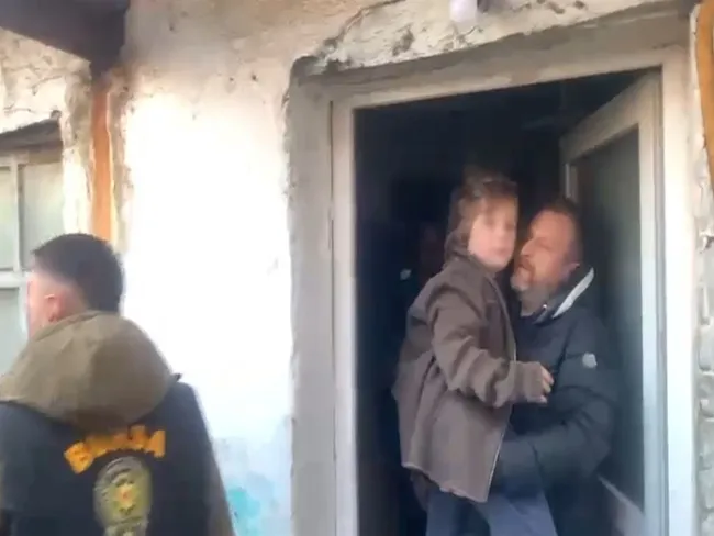 son-dakika-bursada-hurda-evde-cop-yiginlari-arasinda-bulunmustu-7-yil-sonra-ilk-kez-annesiyle-bulustu-sozleri-1773906954425.jpg