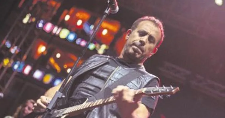 Şarkıları Neslican Tay için söyledi