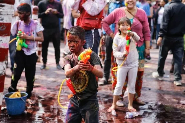Nepal'de Holi festivali