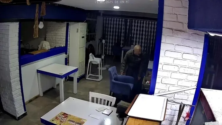 Hırsızlık için girdi! Çalışan ile göz göze gelince öyle bir savunma yaptı ki! Tuvaletim geldi