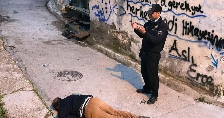 İzmir’de sokakta erkek cesedi bulundu