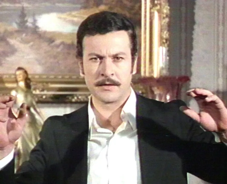 Türk sinemasının unutulmaz jönü Kartal Tibet oğluyla aynı filmde oynamış! Meğer oğlu da çok ünlü bir oyuncuymuş...
