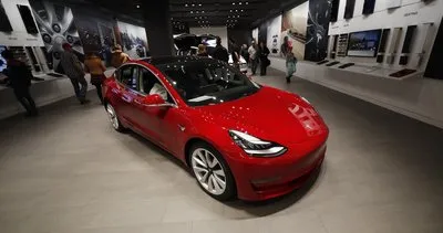 Bu araba sadece internetten satılacak! Tesla bakın ne yaptı...