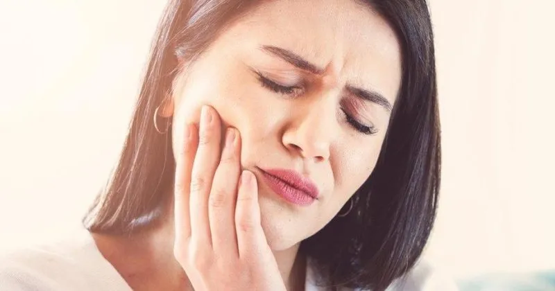 curuk dis agrisina ne iyi gelir nasil gecer curuk ve iltihapli dis agrisina iyi gelen seyler ve evde tedavi yontemleri saglik haberleri