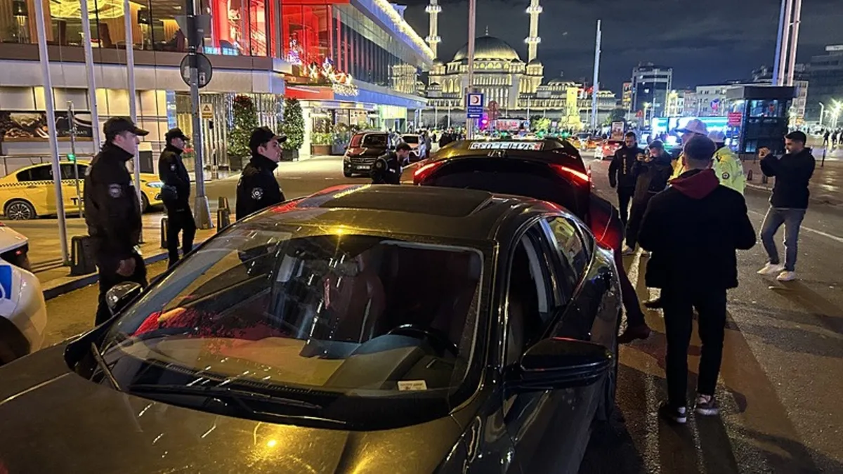 İstanbul’da helikopter destekli ‘Huzur İstanbul’ uygulaması İstanbul’da helikopter destekli ‘Huzur İstanbul’ uygulaması