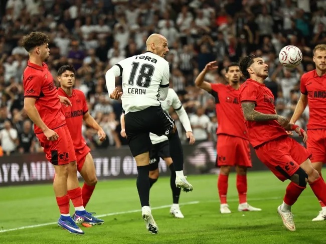 canli-besiktas-corum-fk-maci-ilk-yari-oynaniyor-1788203532081.jpg
