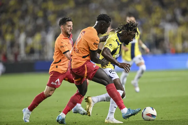 SON DAKİKA DERBİ HABERLERİ: Kadıköy’de dev derbiyi karıştıran pozisyon! Jose Mourinho çılgına döndü: Atilla Karaoğlan’ın kararı sonrası…