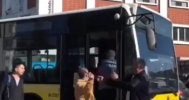 Yer İstanbul: Taksici otobüs şoförüne levye ile saldırdı!