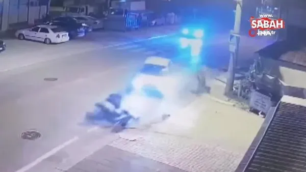 Otomobil ile motosiklet kafa kafaya çarpıştı: Feci kaza kamerada | Video