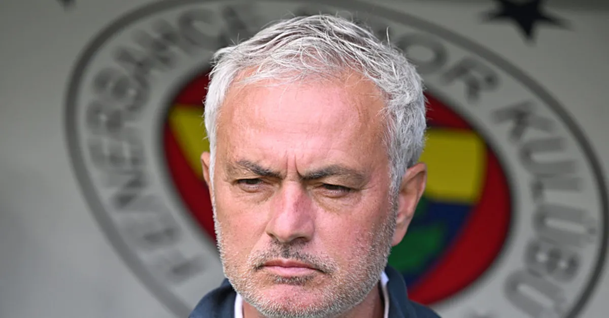 Fenerbahçe'den yeni sezona büyük bomba! Kulüp efsanesi Mourinho'nun ekibine...