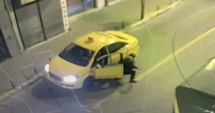 İstanbul Beyoğlu’nda taksinin gasp anı kamerada! Polis adım adım iz sürüp yakaladı
