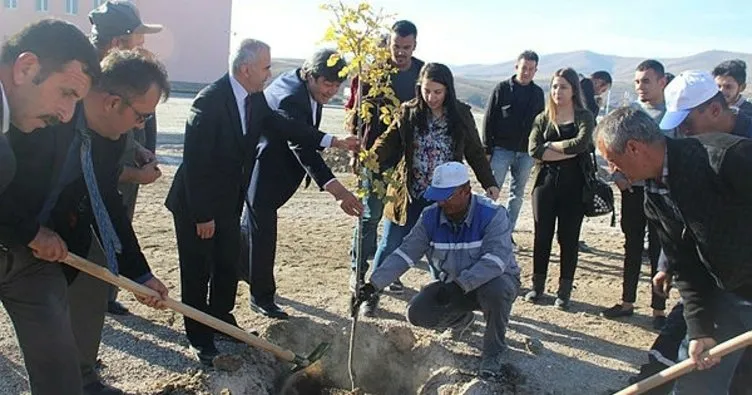 Pınarbaşı’nda her öğrencinin dikili bir ağacı olacak