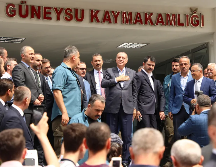 Başkan Erdoğan'a Rize ve Trabzon'da vatandaşlardan yoğun ilgi