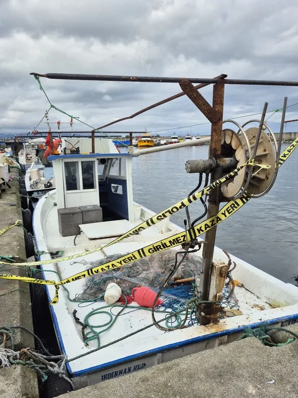 teknesi-acikta-suruklenirken-bulunan-balikciyi-arama-calismalari-3uncu-gunde-1760793721718.jpg