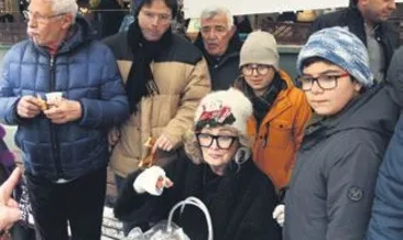Gürel çay simitle anıldı