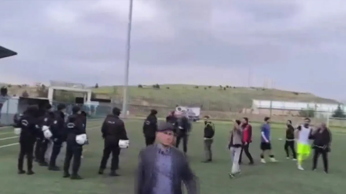 Yeşil sahalarda “talimat” skandalı! 4-1’den 5-4’e dönen maç için savcılıktan flaş karar Yeşil sahalarda “talimat” skandalı! 4-1’den 5-4’e dönen maç için savcılıktan flaş karar