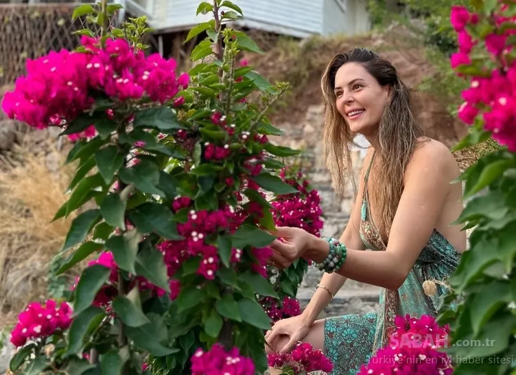 Yıldız Çağrı Atiksoy eşi Berk Oktay ve kızını paylaştı! Berk Oktay kızı Milena’ya formayı giydirdi!