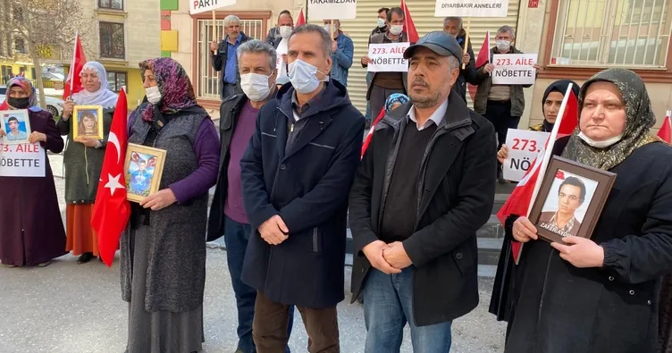 Kanser hastası baba oğlu için eyleme katıldı