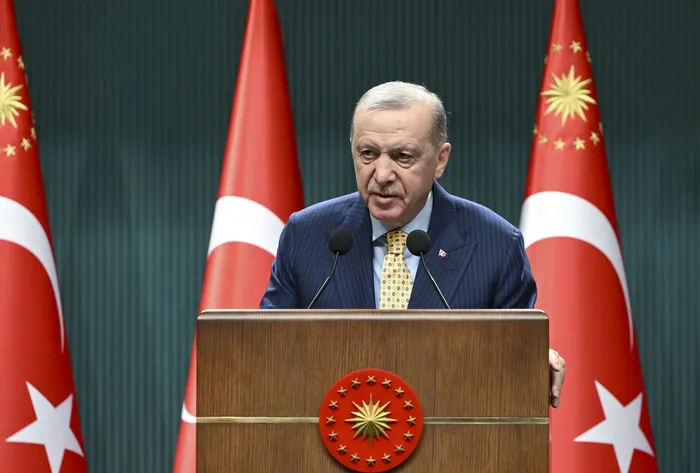 baskan-erdogan-kabineyi-topluyor-kulliyede-dis-politika-mesaisi-iste-masadaki-kritik-konular-1770006787799.jpg Kabine Toplantısı başladı! Külliye’de dış politika mesaisi: İşte masadaki kritik konular