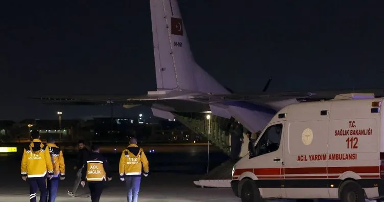 Deprem bölgesinden 6 yaralı ambulans uçakla İstanbul’a getirildi