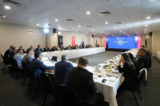 bakan-ciftci-turkiye-yuzyilini-hep-birlikte-insa-ediyoruz-1787172888183.jpeg Bakan Çiftçi: Türkiye Yüzyılı'nı hep birlikte inşa ediyoruz